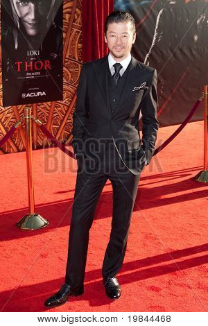 HOLLYWOOD, CA. - 2. Mai: Tadanobu Asano kommt bei der Los-Angeles-Premiere von Thor der El Capitan