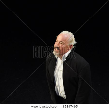 BRIGHTON, Velká Británie-červenec 16: Simon Callow velikánů veřejnost po provedení Shakespeare muž Stratfo