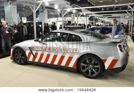 LONDON, UK - NOVEMBER 7: En Nissan GTR Safety Car på MPH motorshow, November 7, 2010 i London, U