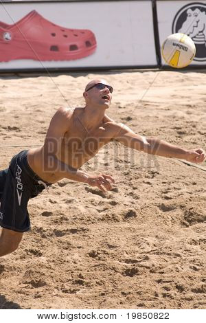 GLENDALE, AZ - 27 settembre: Olympic gold medalist che Phil Dalhausser compete a AVP migliori di B