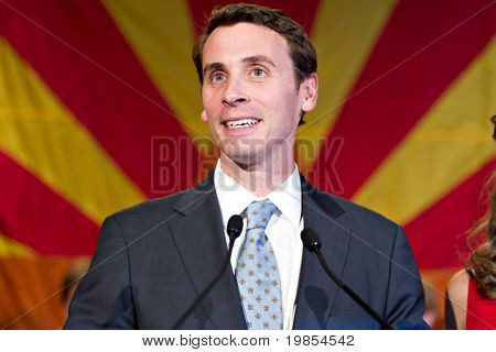 PHOENIX, AZ - 2. NOVEMBER: Kongresmedlem Ben Quayle, søn af tidligere vicepræsident Dan Quayle, fejre