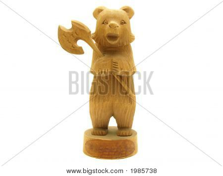 Orso isolato con un'ascia