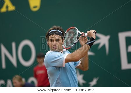 23. Dubna, MONTE CARLO MONACO Ruben Ramírez Hidalgo ESP v Roger Federer SUI v ATP stožáru