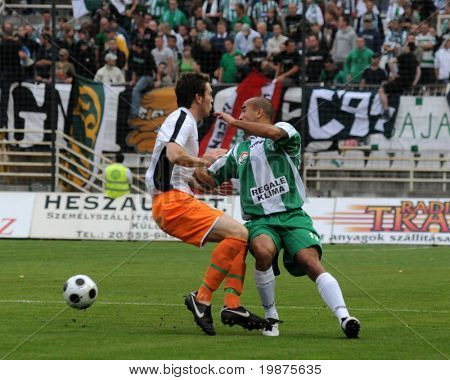 KAPOSVAR ฮังการี - 29 สิงหาคม: ซามูเอ Wedgbury (L) และจูเนียร์ Pereira ในฮังการี Nationa
