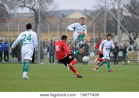 Kaposvar, Ungarn November 7: nicht identifizierten Fußball-Spieler in Aktion bei der ungarischen nationalen Cham
