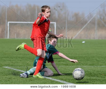 KAPOSVAR, Ungarn - 21. März: Rein (L) und Hujbert (R) in Aktion bei der ungarischen nationalen Champions
