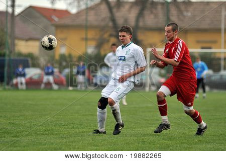 KAPOSVAR, 헝가리-4 월 10 일: Tamas Horvath (C) 헝가리 내셔널 챔피언십 und에 행동에