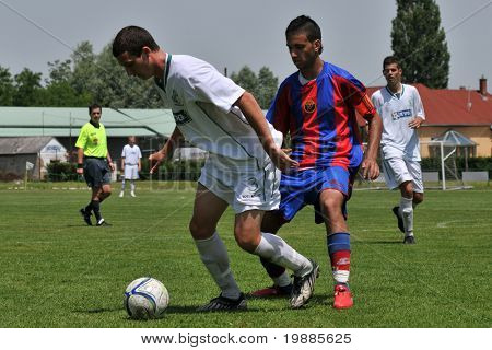 KAPOSVAR ฮังการี - 12 มิถุนายน: Balazs เพจเจอร์ (3) ในการดำเนินการที่ชิงแชมป์แห่งชาติฮังการีภายใต้