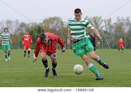 KAPOSVAR, Hongarije - 2 oktober: Arpad Horvath (11) in actie op de Hongaarse National Championship u