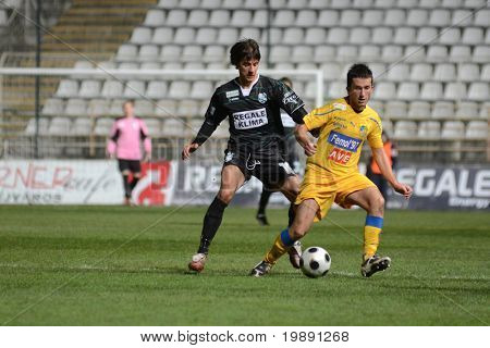 KAPOSVÁR, Maďarsko - 24. listopadu: Neidentifikovaný hráče v herně maďarská Liga Cup Fotbal 