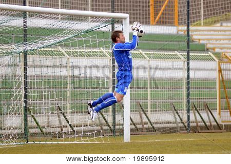 KAPOSVAR, 헝가리-2 월 16 일: Norbert Csernyanszki 헝가리 국립 월드컵 축구 g에서 행동