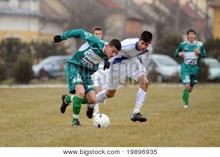 KAPOSVÁR, Unkari - 5. maaliskuuta: Patrik Bojte (L) toiminnassa Unkarin mestaruuden