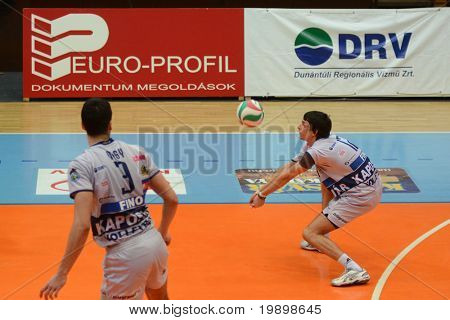 KAPOSVAR, Macaristan - 28 Mart: Alır Balazs Bagics (R) bir Macar ulusal Championsh Top