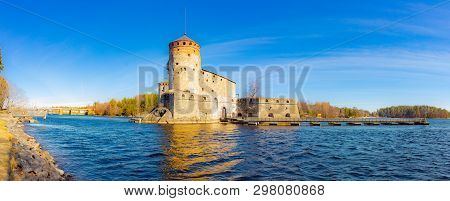 Beautiful View Of Olavinlinna, Olofsborg Ancient Fortress, The 15th-century Medieval Three - Tower C