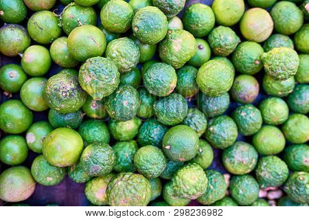 Sale Of Combava And Lemon On Local Market Of Reunion Island