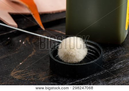 Wool Dauber Applicator