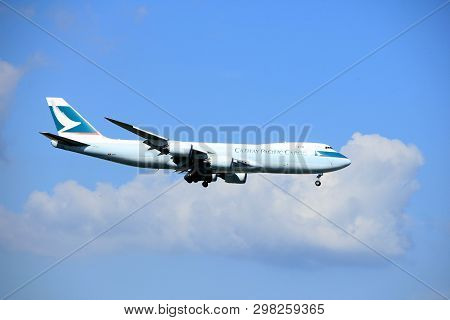 Amsterdam The Netherlands - August 27th 2017: B-ljf Cathay Pacific Boeing 747-8f, Cargo Approaching 