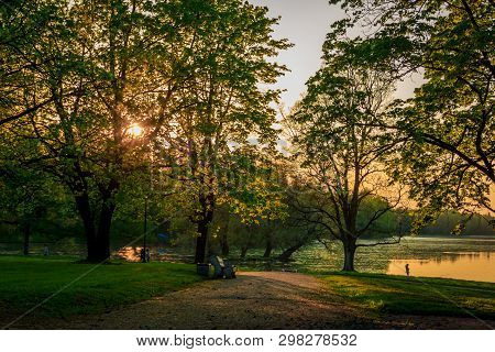 Spring Evening Park. Park At Sunset. Evening Sun Russian Park. Park In The Green. Urban Park. Evenin