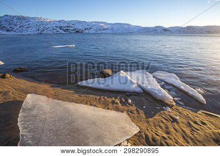 Guba Voronya, Barents Sea Bay. Kola Peninsula Landscape