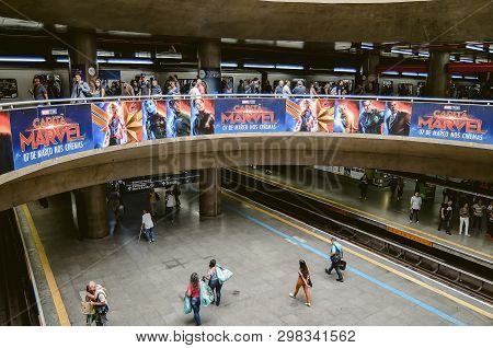 Sao Paulo Sp, Brazil - February 27, 2019: Subway, Indoors Of Estacao Da Se (se Station). People On A