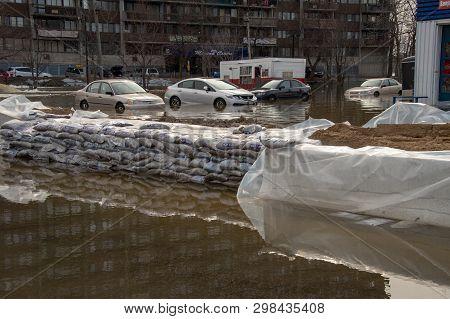Pierrefonds-roxboro, Quebec, Canada - 29 April 2019: Cars Submerged During Spring Floods