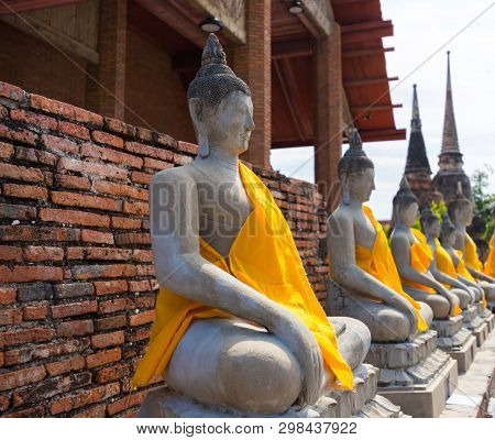 Ayutthaya Historical Park Covers The Ruins Of The Old City Of Ayutthaya, Wat Yai Chai Mongkon. Ayutt