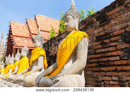 Ayutthaya Historical Park Covers The Ruins Of The Old City Of Ayutthaya, Wat Yai Chai Mongkon. Ayutt