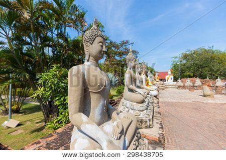 Ayutthaya Historical Park Covers The Ruins Of The Old City Of Ayutthaya, Wat Yai Chai Mongkon. Ayutt