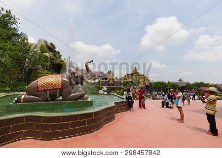 Suanthai Pattaya The Cultural Attraction Park.