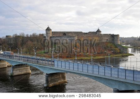 Narva, Estonia-november 3, 2018: Bridge Over Narva And View Of The Fortress In Ivangorod