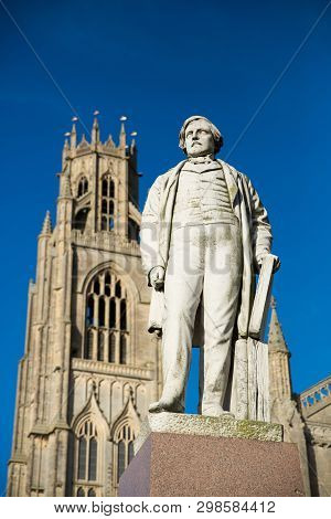 Boston, Lincolnshire, United Kingdrom, 19th October 2014, Thestatue Of Herbert Ingram Infront Of Sai