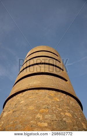 A Martello Tower At Fort Saumarez, Used By The German Occupation Forces During World War 2 - Fort Sa