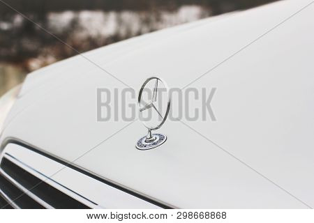 Kiev, Ukraine - November 22, 2018: Mercedes-benz S-class. The Emblem Of The Car Mercedes On The Hood