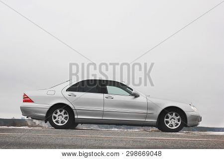 Kiev, Ukraine - November 22, 2018: Mercedes-benz S-class In Winter Against The Background Of The Fie