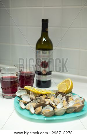 Delicious Clam Spisula On The Foil, Cooking It In The Oven, On The Grill, Close The Glasses And Bott