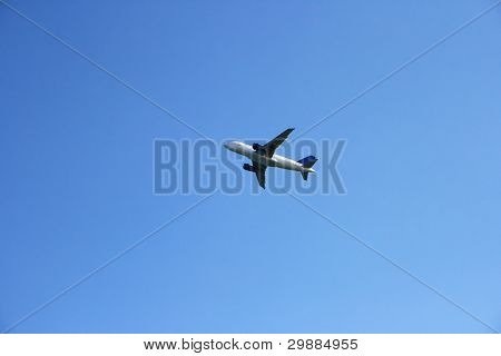 Avião