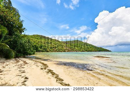 Bay Ternay & Cap Ternay Beach, Marine National Park, Mahe, Seych