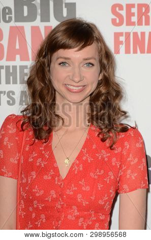 LOS ANGELES - MAY 1:  Lauren Lapkus at the 