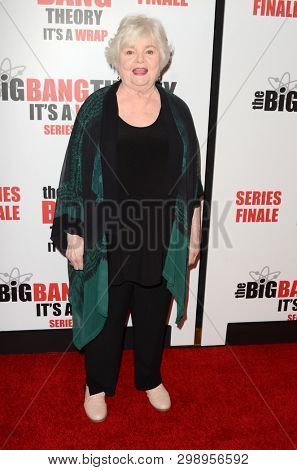 LOS ANGELES - MAY 1:  June Squibb at the 