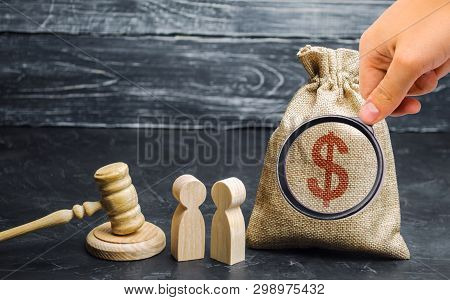 Bag Of Money, People And The Judge's Hammer. The Concept Of Business Conflict. The Division Of Prope