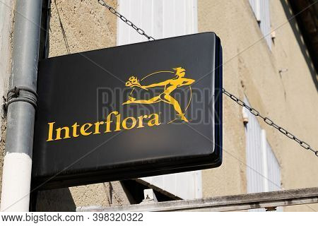 Bordeaux , Aquitaine  France - 12 01 2020 : Interflora Logo And Text Sign Front Of Florist Chain Sho