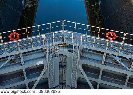 A Lock On The Dnieper River In The City Of Vyshgorod. Ukraine