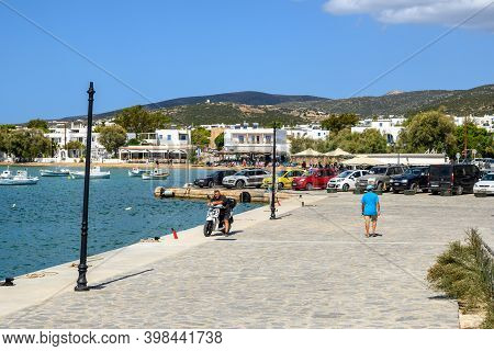 Paros, Greece - September 27, 2020: Aliki Harbor. Aliki Is Beautiful Coastal Village With A Pictures