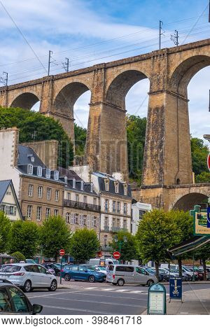 Morlaix, France - August 28, 2019: Street In The Historical Center Of Morlaix With Its Viaduct In Th