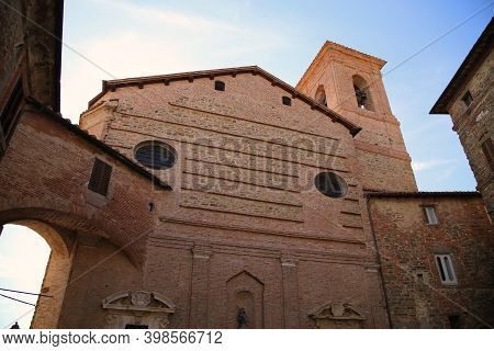 Medieval Palaces In The Town Of Panicale In Umbria, Italy. High Quality Photo
