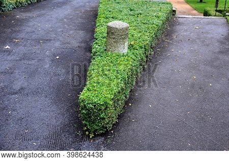 Construction Of A Threshing Gravel Sidewalk, Installation Of A Steel Strip As A Curb Path. Between T