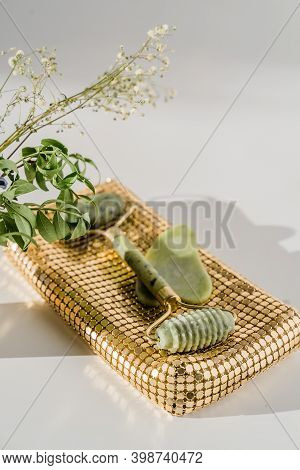 Face Quartz Roller For Anti-aging Facial Massage, Chinese Guasha Beauty Tool, Golden Bag