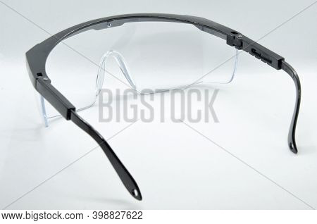 Protective Workwear To Protect Human Eyes, Safety Glasses