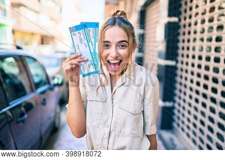 日批美女 图片、插图和矢量图(免费) - Bigstock