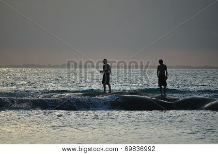 Two Man On Wave